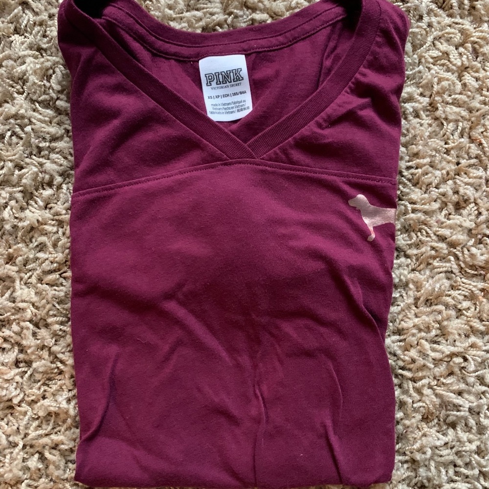 burgundy v neck tshirt